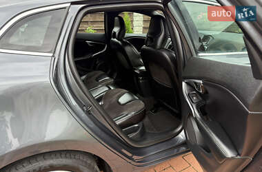 Хэтчбек Volvo V40 2013 в 
