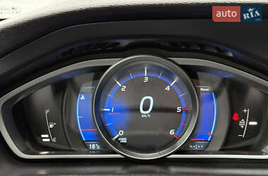 Хэтчбек Volvo V40 2013 в 