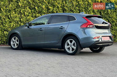 Хэтчбек Volvo V40 2014 в 