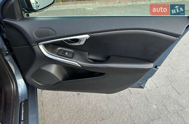 Хэтчбек Volvo V40 2014 в 