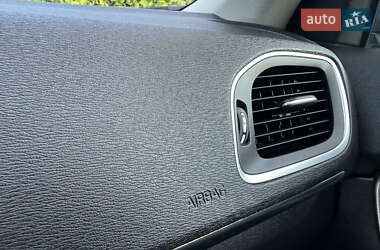 Хэтчбек Volvo V40 2014 в 