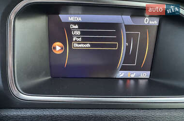 Хэтчбек Volvo V40 2014 в 