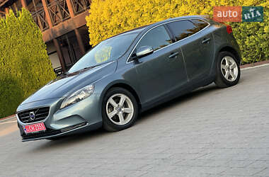 Хэтчбек Volvo V40 2014 в 