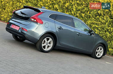 Хэтчбек Volvo V40 2014 в 