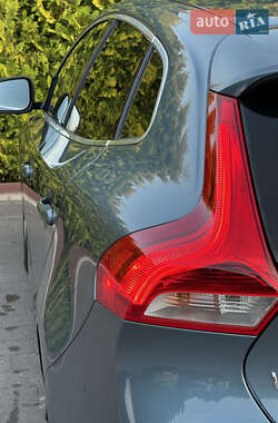 Хэтчбек Volvo V40 2014 в 