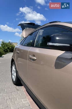 Хэтчбек Volvo V40 2015 в 
