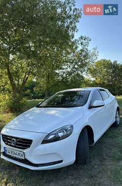 Хэтчбек Volvo V40 2014 в Глобине