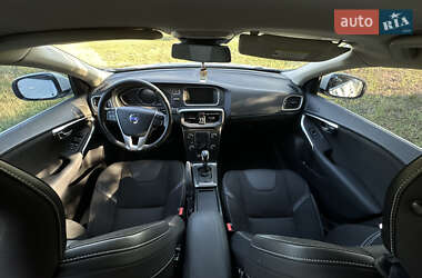 Хэтчбек Volvo V40 2014 в 