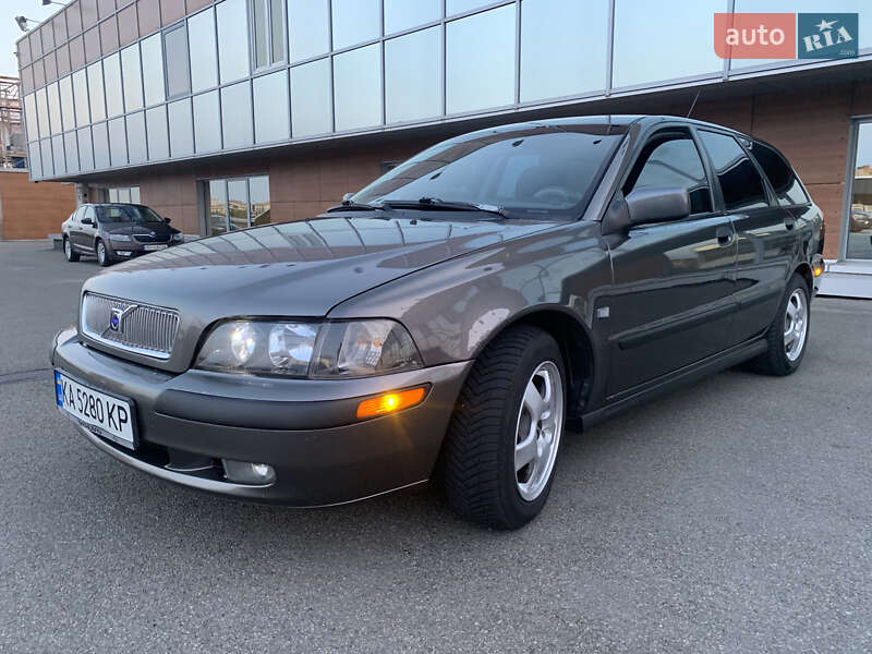 Универсал Volvo V40 2001 в Киеве