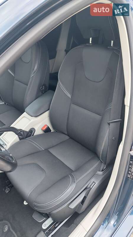 Хэтчбек Volvo V40 2014 в Луцке