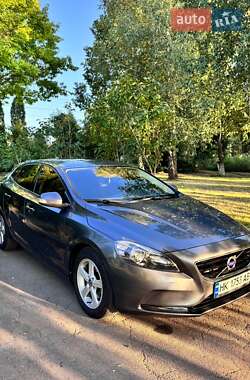 Хэтчбек Volvo V40 2014 в Ровно