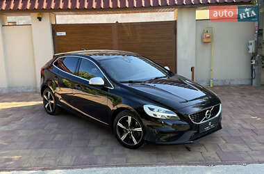 Хэтчбек Volvo V40 2019 в Одессе