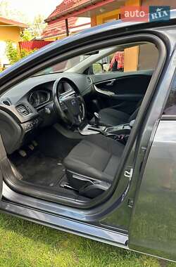 Хэтчбек Volvo V40 2013 в 