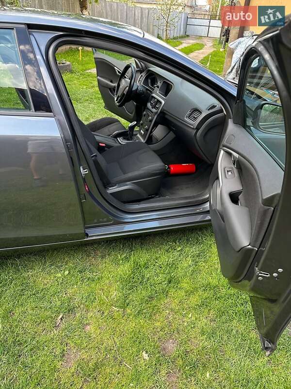 Хэтчбек Volvo V40 2013 в Луцке фото 22 Хэтчбек Volvo V40 2013 в Луцке