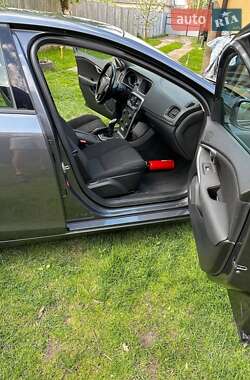 Хэтчбек Volvo V40 2013 в 