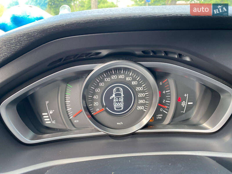 Хэтчбек Volvo V40 2014 в Староконстантинове фото 20 Хэтчбек Volvo V40 2014 в Староконстантинове