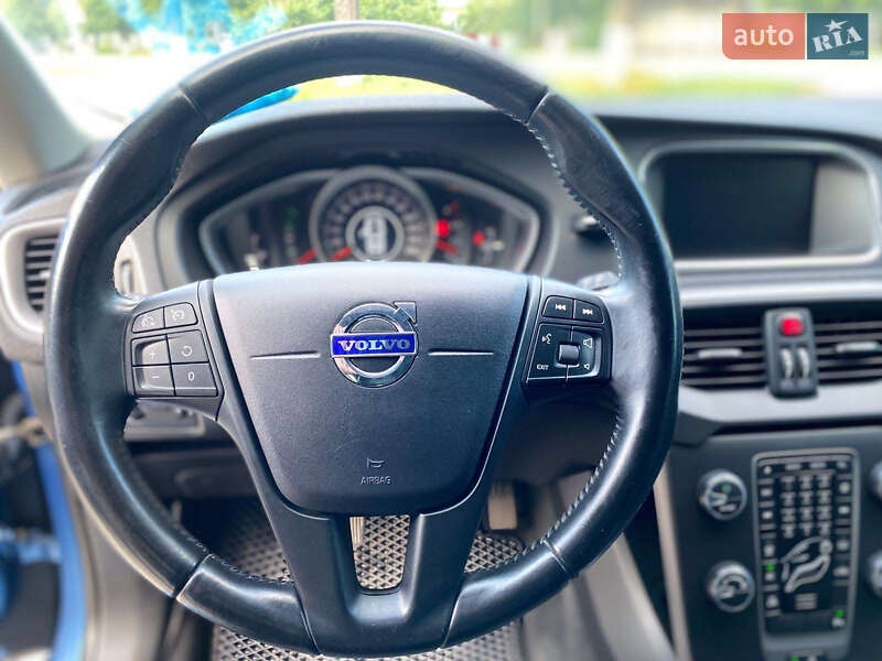 Хэтчбек Volvo V40 2014 в Староконстантинове фото 23 Хэтчбек Volvo V40 2014 в Староконстантинове