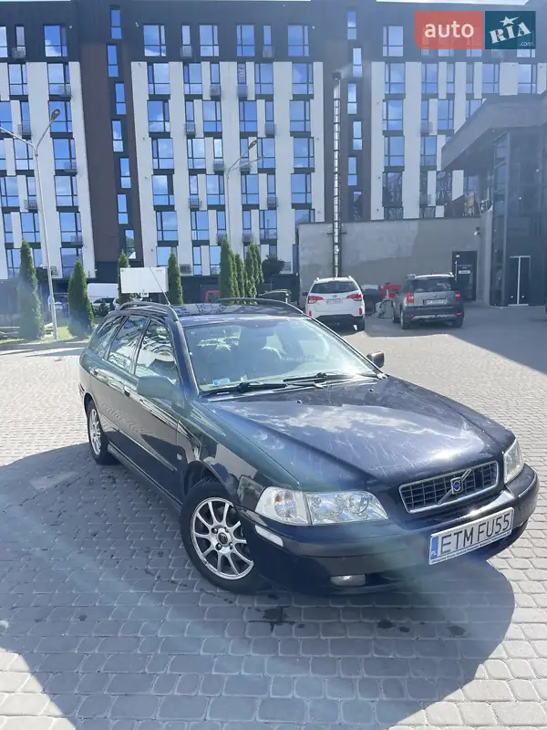 Volvo V40 2003