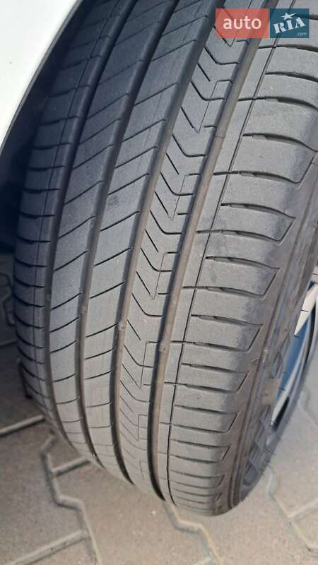 Хэтчбек Volvo V40 2019 в Киеве фото 13 Хэтчбек Volvo V40 2019 в Киеве