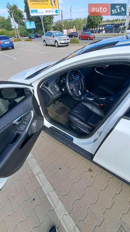 Хэтчбек Volvo V40 2019 в Киеве фото 23 Хэтчбек Volvo V40 2019 в Киеве