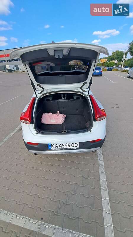 Хэтчбек Volvo V40 2019 в Киеве фото 24 Хэтчбек Volvo V40 2019 в Киеве