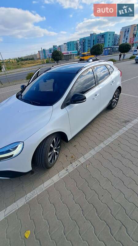 Хэтчбек Volvo V40 2019 в Киеве фото 33 Хэтчбек Volvo V40 2019 в Киеве