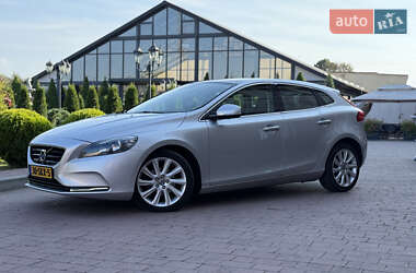 Хэтчбек Volvo V40 2013 в 