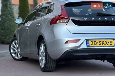 Хэтчбек Volvo V40 2013 в 