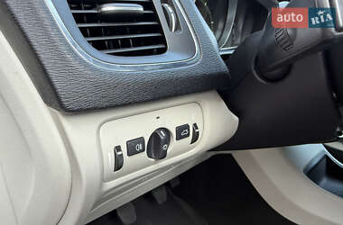 Хэтчбек Volvo V40 2013 в 