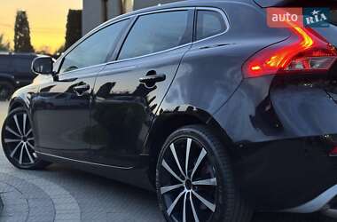 Хэтчбек Volvo V40 2014 в 