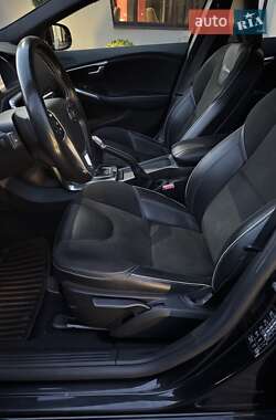 Хэтчбек Volvo V40 2014 в 