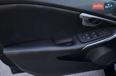 Хэтчбек Volvo V40 2014 в 