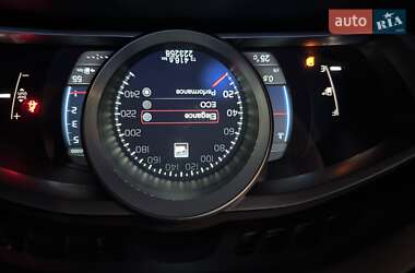 Хэтчбек Volvo V40 2014 в 