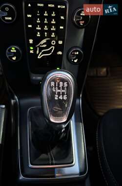 Хэтчбек Volvo V40 2014 в 