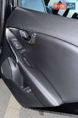 Хэтчбек Volvo V40 2014 в 