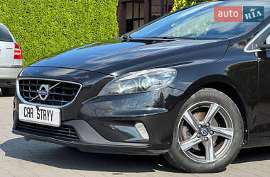 Хэтчбек Volvo V40 2015 в 