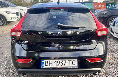 Хэтчбек Volvo V40 2019 в 