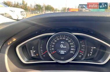 Хэтчбек Volvo V40 2019 в 