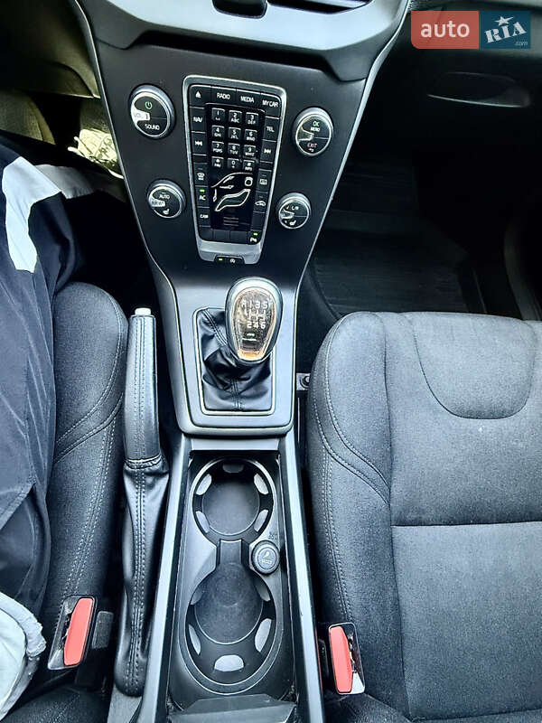 Хэтчбек Volvo V40 2013 в Одессе