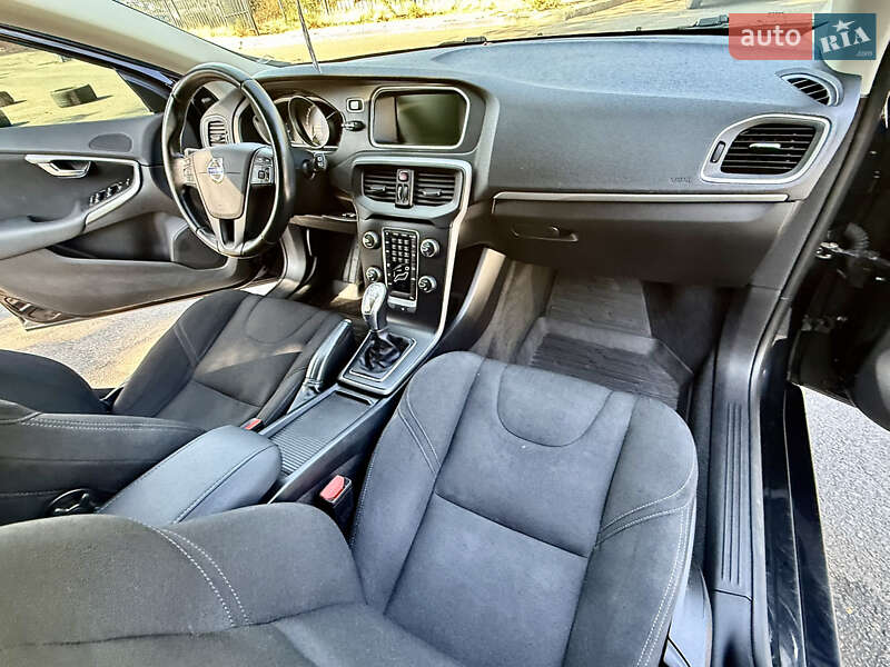 Хэтчбек Volvo V40 2013 в Одессе