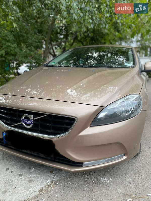 Хэтчбек Volvo V40 2014 в Белой Церкви