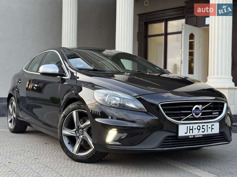 Хэтчбек Volvo V40 2014 в 