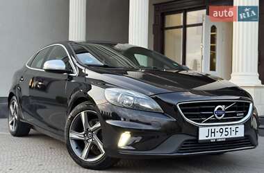 Хэтчбек Volvo V40 2014 в 
