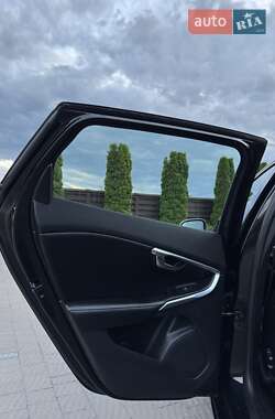 Хэтчбек Volvo V40 2014 в 