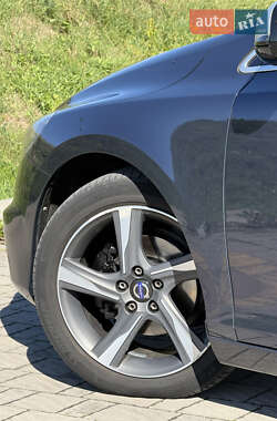 Хэтчбек Volvo V40 2014 в 
