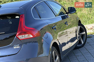 Хэтчбек Volvo V40 2014 в 