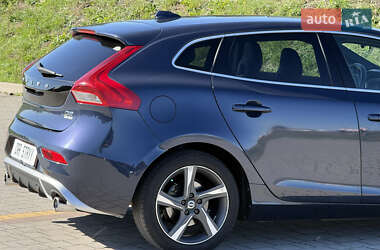 Хэтчбек Volvo V40 2014 в 