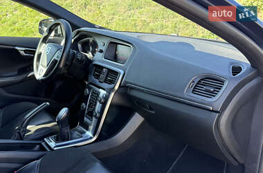 Хэтчбек Volvo V40 2014 в 