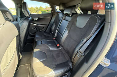 Хэтчбек Volvo V40 2014 в 
