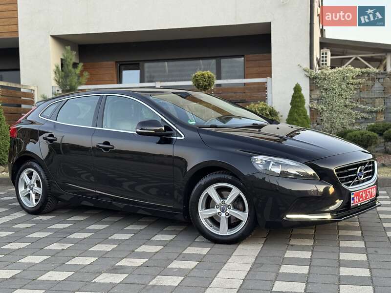 Хэтчбек Volvo V40 2014 в 